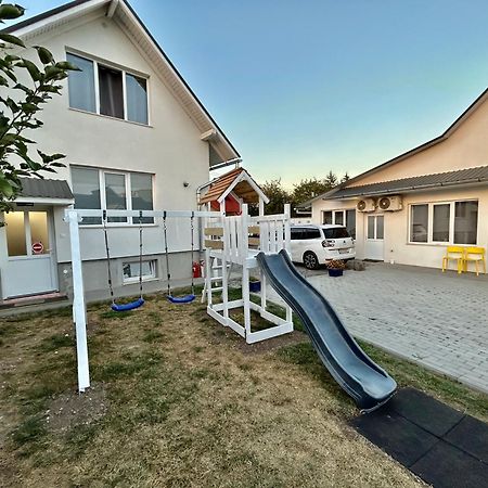 Pixel Guesthouse Tîrgu Secuiesc Dış mekan fotoğraf