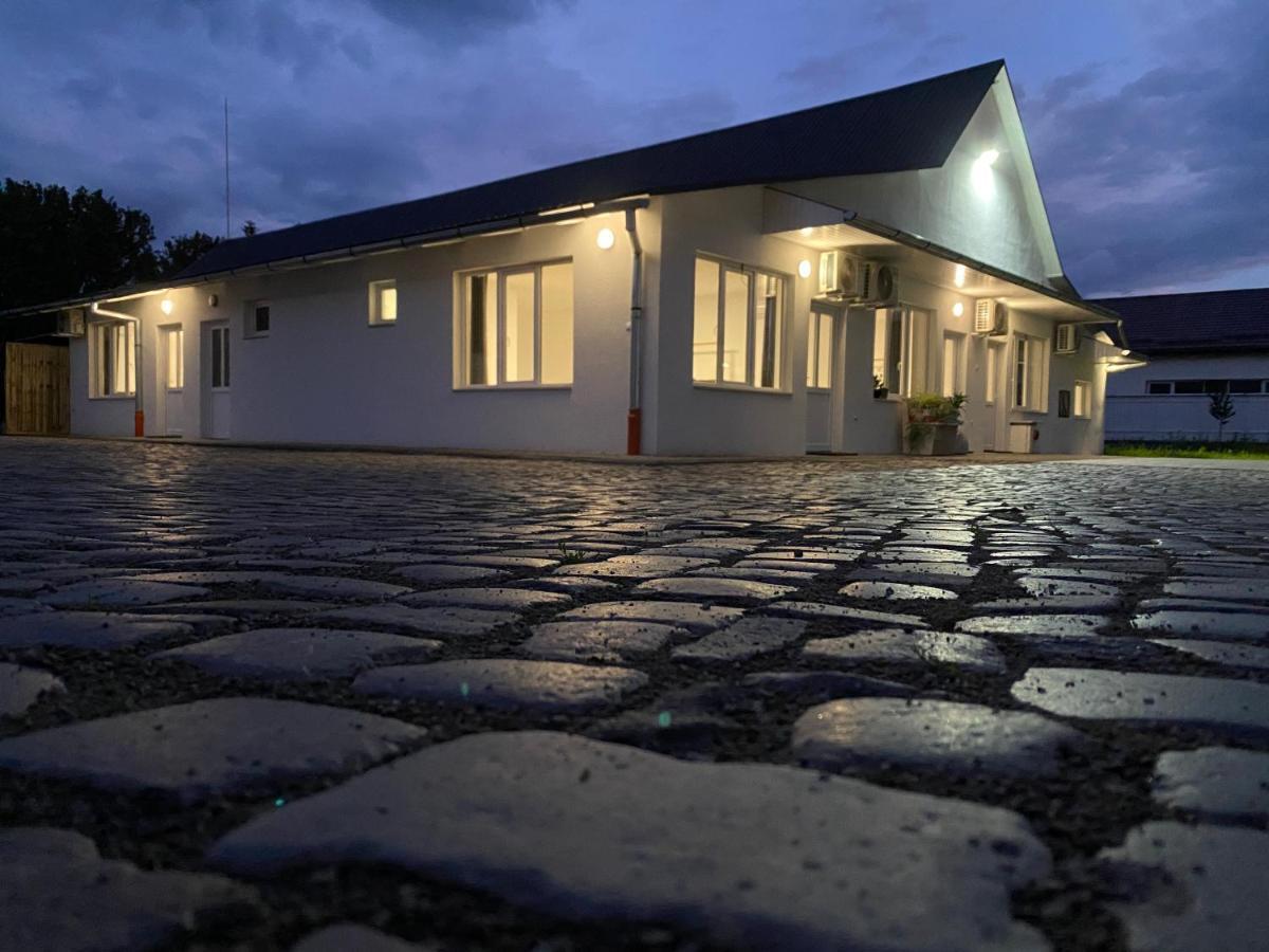 Pixel Guesthouse Tîrgu Secuiesc Dış mekan fotoğraf