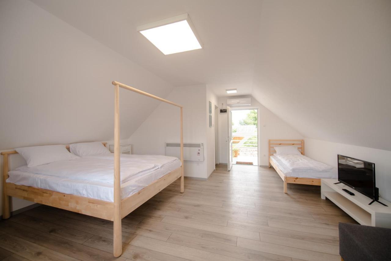 Pixel Guesthouse Tîrgu Secuiesc Dış mekan fotoğraf