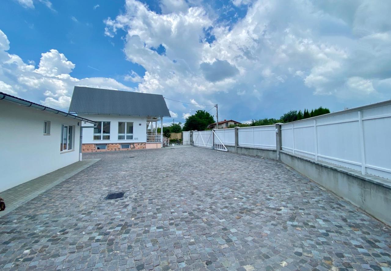 Pixel Guesthouse Tîrgu Secuiesc Dış mekan fotoğraf