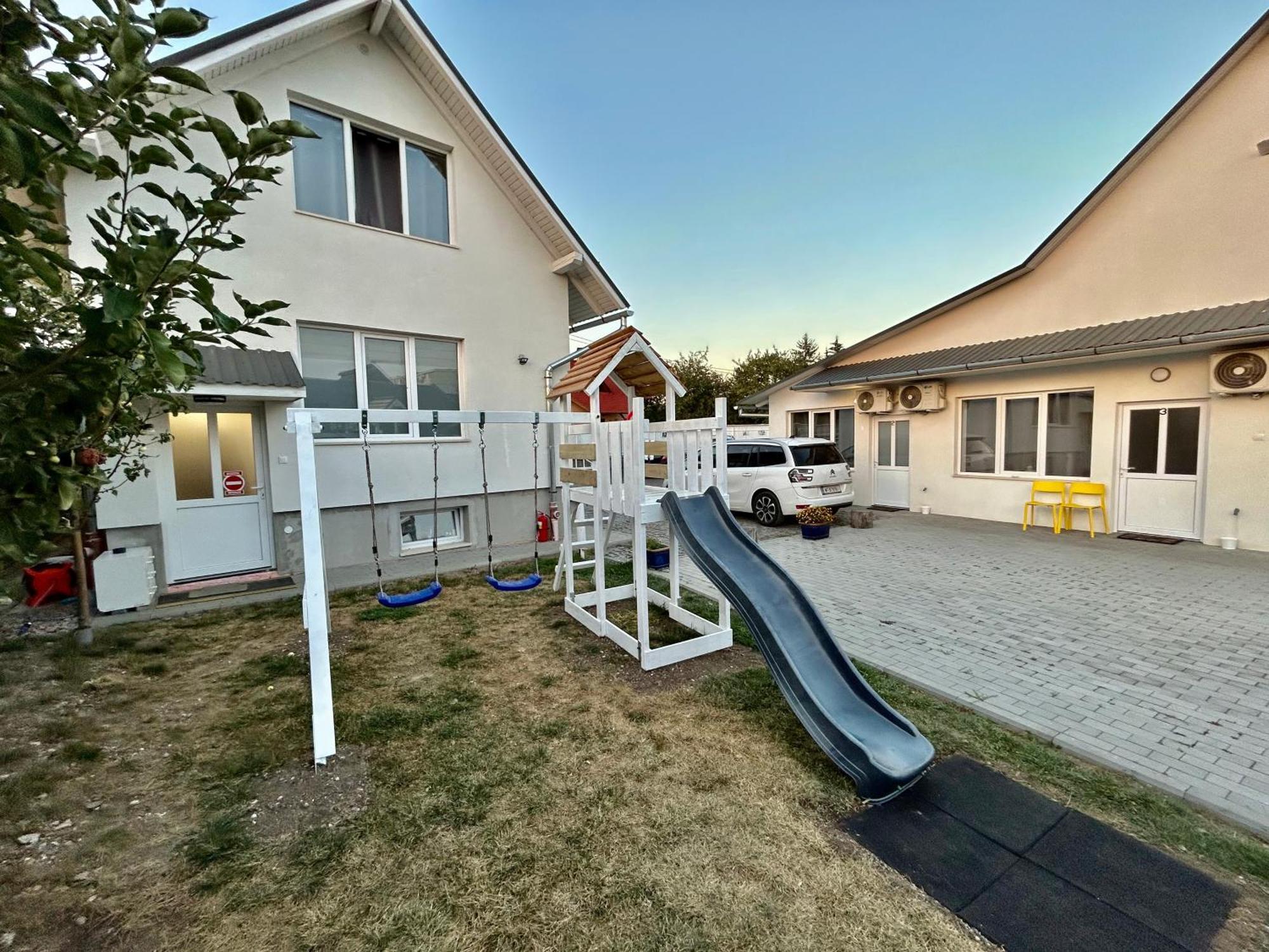Pixel Guesthouse Tîrgu Secuiesc Dış mekan fotoğraf